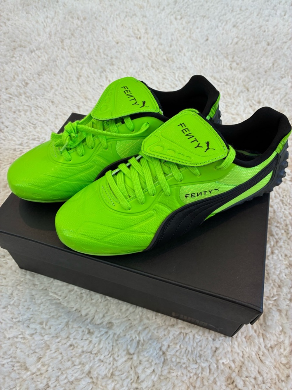 BRAND NEW Women’s Fenty x Puma Avanti Shoes